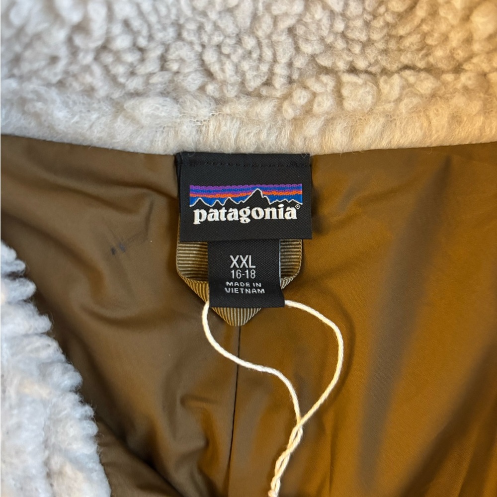 Patagonia Cream and Olive Fleece Jacket - Picture 2 of 2